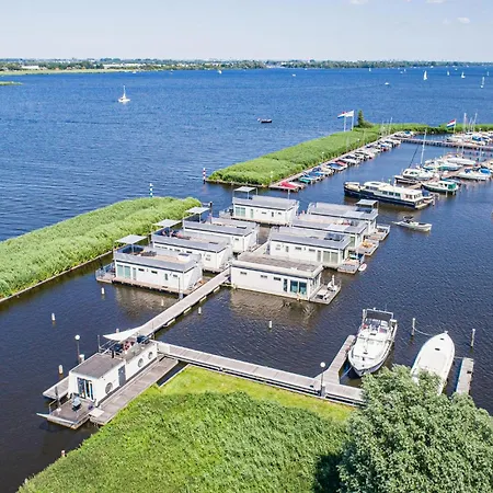 Aqualiving 보트호텔